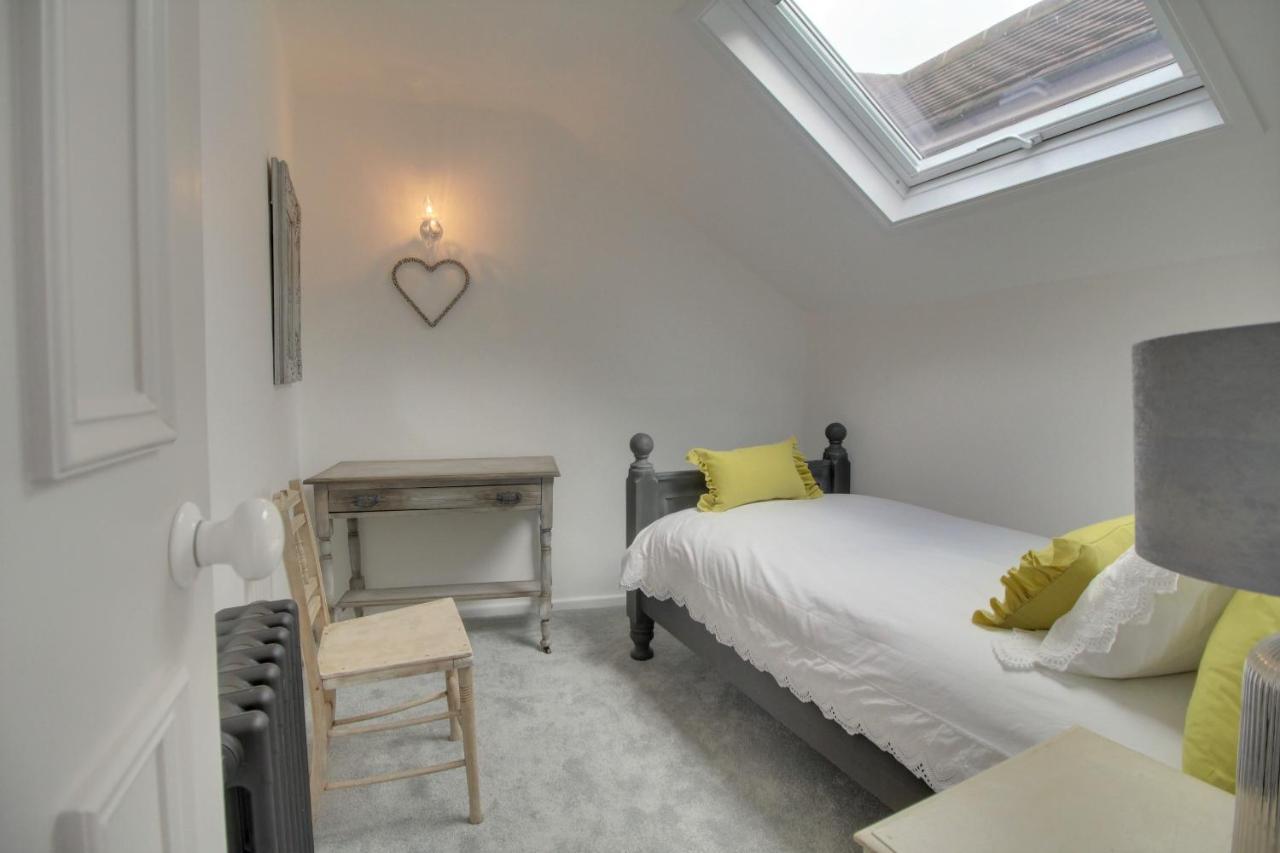 Willow Cottage Уестърам Екстериор снимка